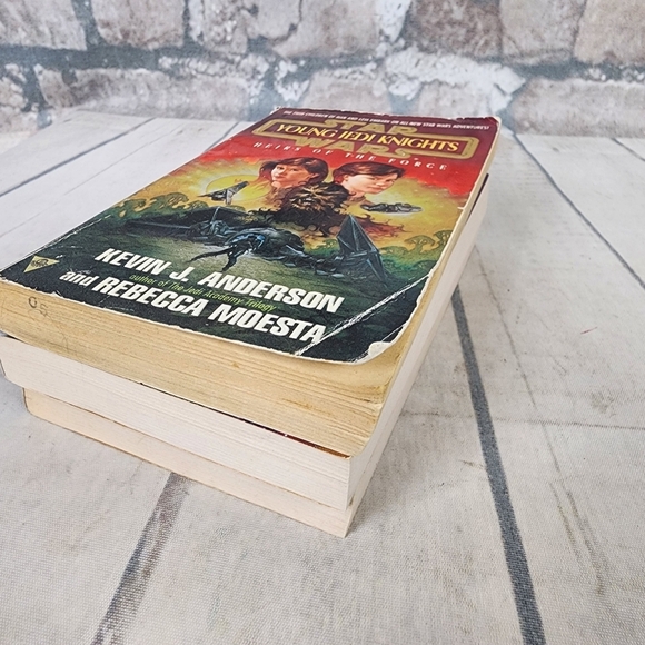 Vintage 1995 Star Wars Young Jedi Knights Paperback Books Set of 3 - Picture 11 of 14